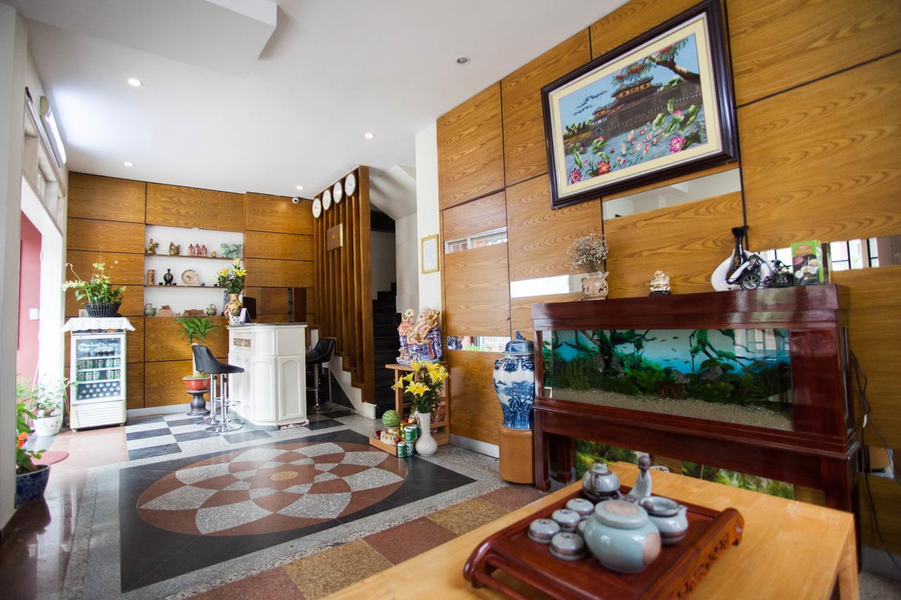 Hoang Trieu Hotel フエ エクステリア 写真