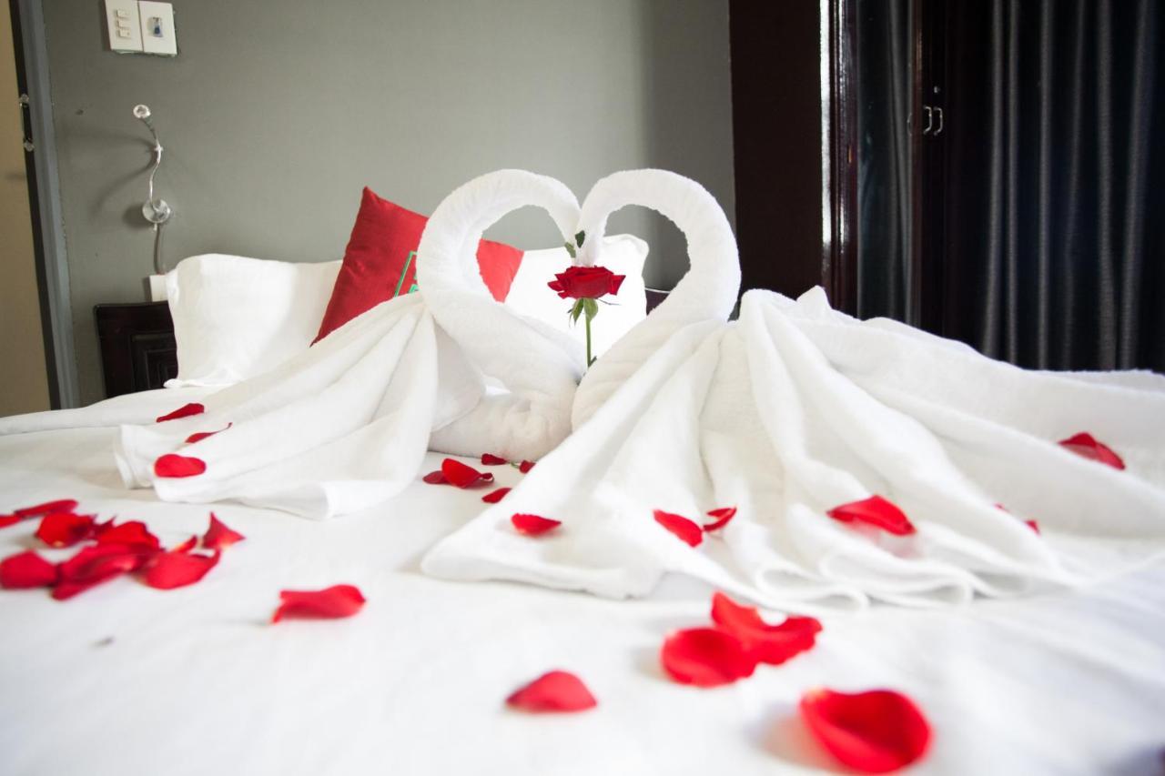 Hoang Trieu Hotel フエ エクステリア 写真