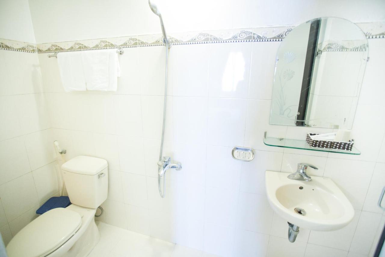 Hoang Trieu Hotel フエ エクステリア 写真