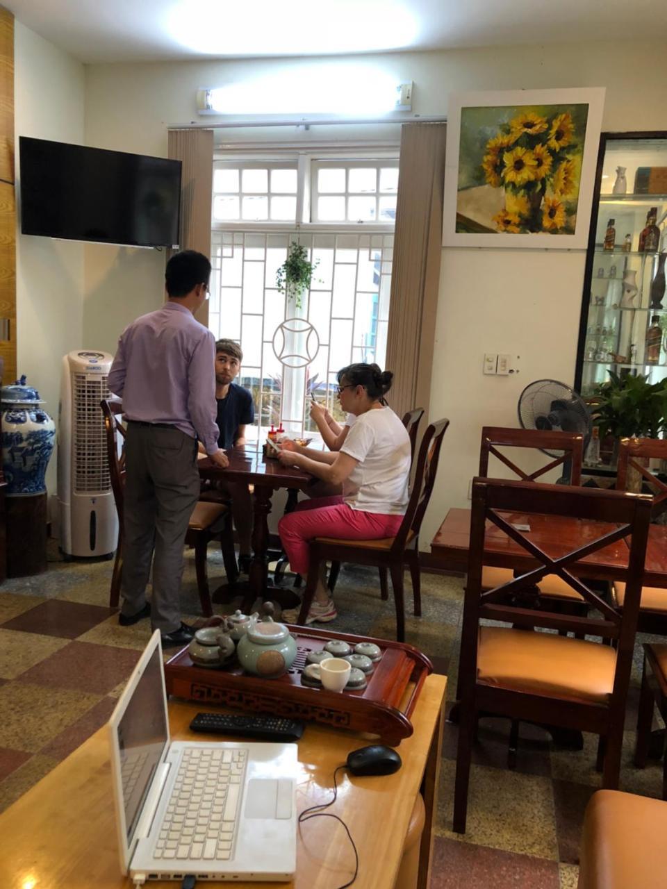 Hoang Trieu Hotel フエ エクステリア 写真