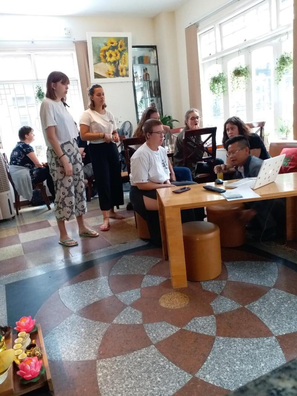 Hoang Trieu Hotel フエ エクステリア 写真