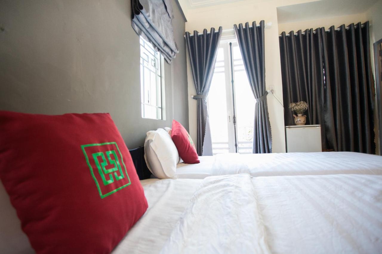 Hoang Trieu Hotel フエ エクステリア 写真