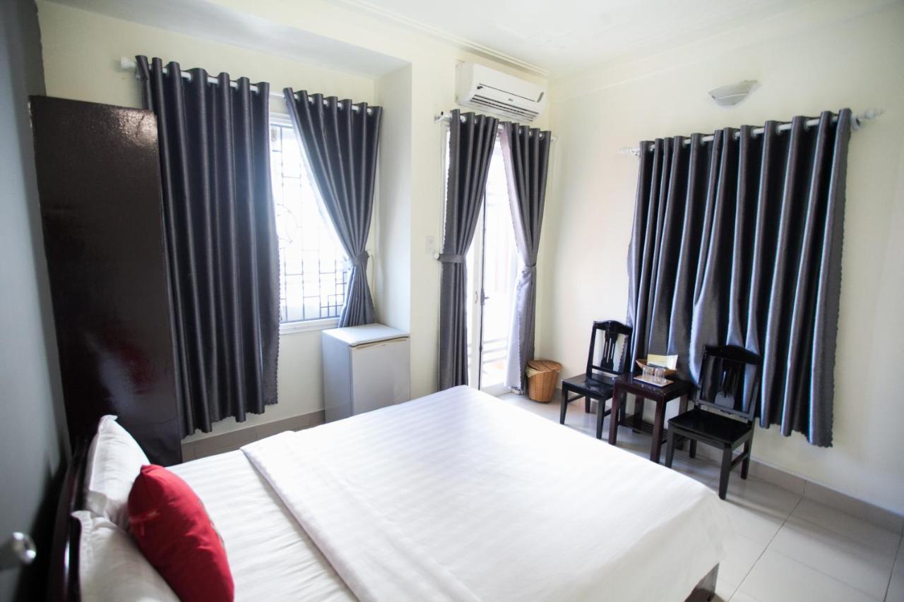 Hoang Trieu Hotel フエ エクステリア 写真